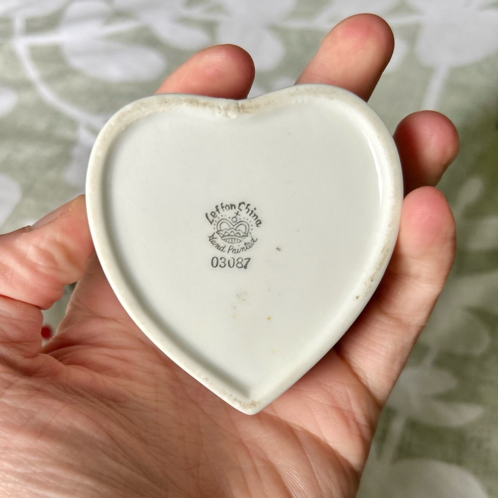 VTG Mini Porcelain Heart Shaped Trinket I Love You Dainty Chic Collectible Box - Picture 10 of 10